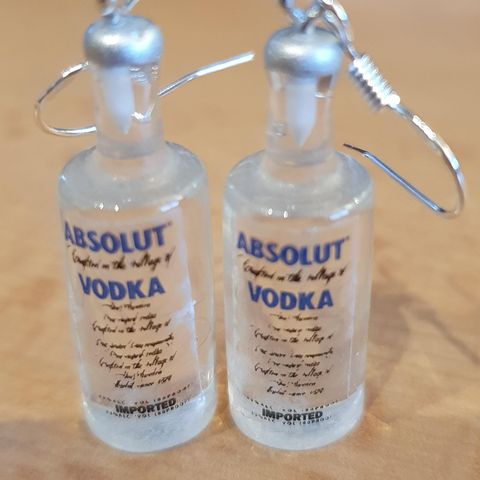 Diverse alkohol charms/ øredobber