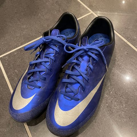 Nike fotballsko str. 38,5