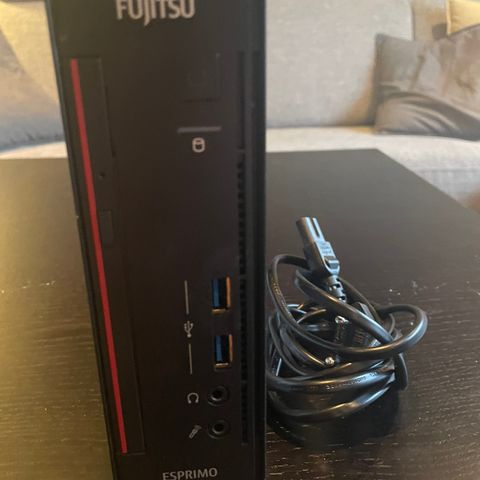 fujitsu esprimo Q556