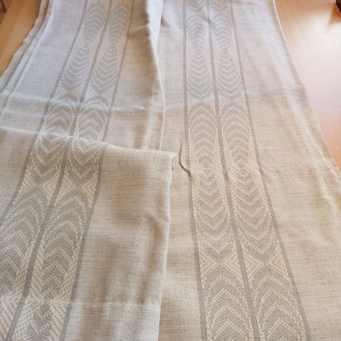 2 gardinhøyder grå/beige fra 60-70 tallet