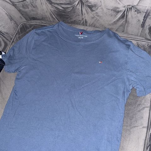 Tommy Hilfiger T-skjorter str 8-10 år 