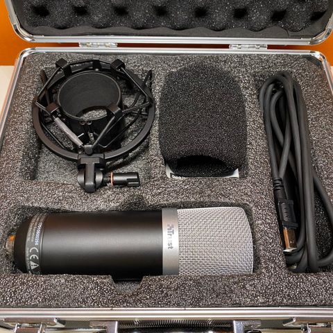 Trust Emita USB studio mikrofon som ny
