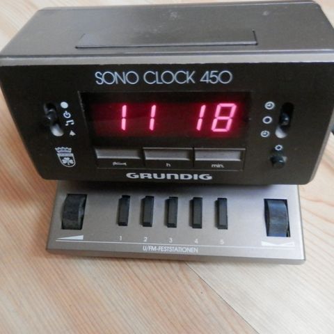 Grundig vekkeklokkeradio