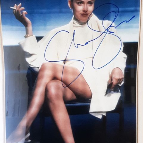 BASIC INSTINCT Sharon Stone innerammet signert bilde 1992 samleobjekt autograf