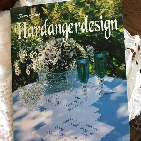 Hardangerdesign No 2. Hefte med 20 sider.