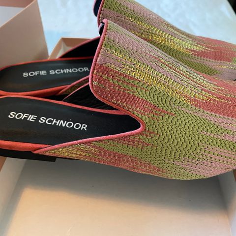NYE sandaler fra Sofie Schnoor str. 40