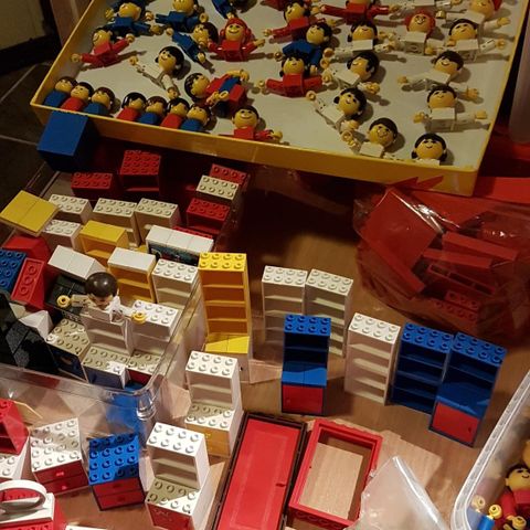 Kjempesamling Lego Homemaker Family fra 70 tallet.