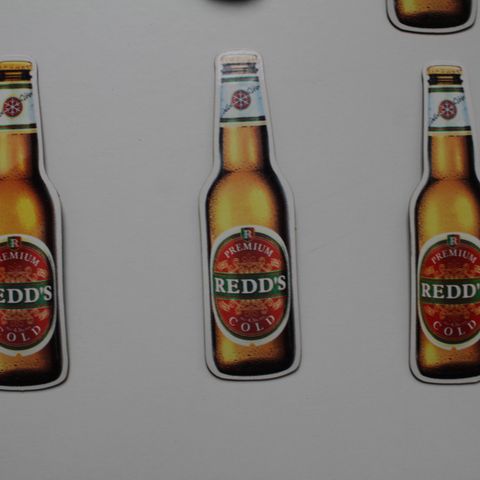 3 for 2, kjøleskap magneter  magnets on fridge beer Redds øl