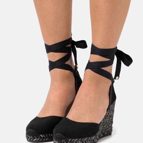 Helt nye Stuart Weitzman wedge str.37