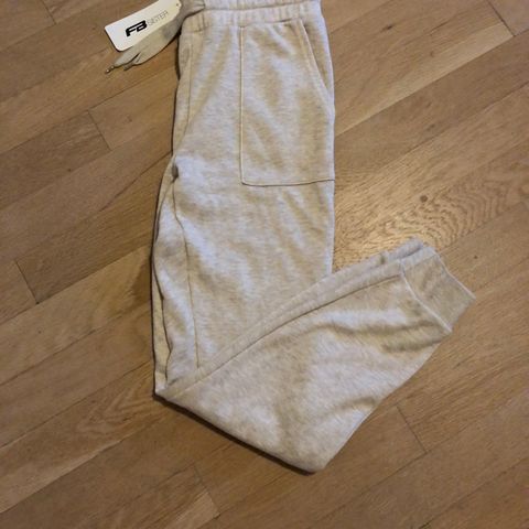 Beige lys joggebukse