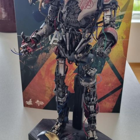 Hot Toys ULTRON MK1