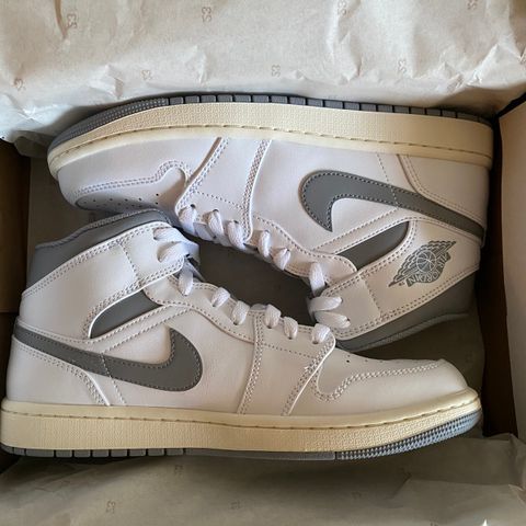 Jordan 1 neutral grey