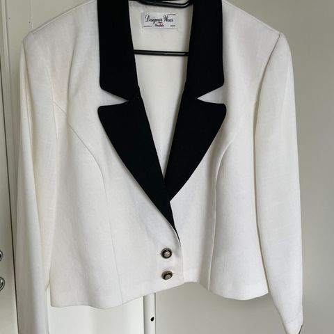 Designer Wear Godske str 40/14 hvit og svart blazer