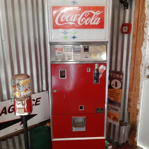 60talls Coca Cola Automat.