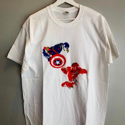 Marvel Civil War // Capt. America vs Iron Man [Ny] T-skjorte [LARGE]