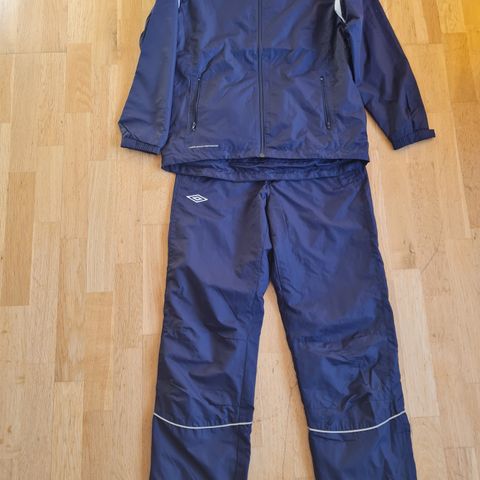 Umbro trenings sett str 164 (200kr)