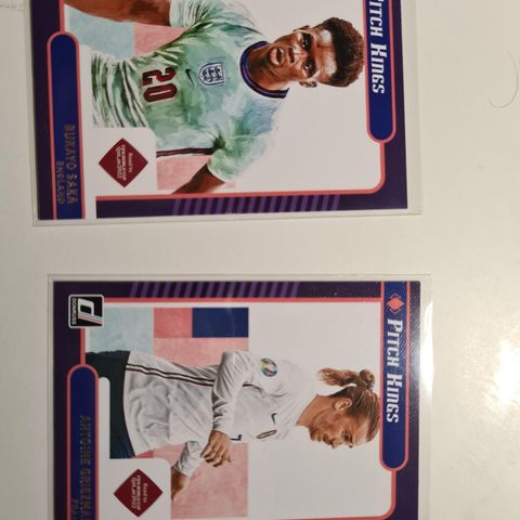 Saka og Griezmann Pitch Kings fra Donruss road to Qatar Fotballkort