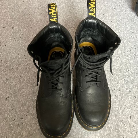 Dr.Martens berman black str.40 byttes eller selges