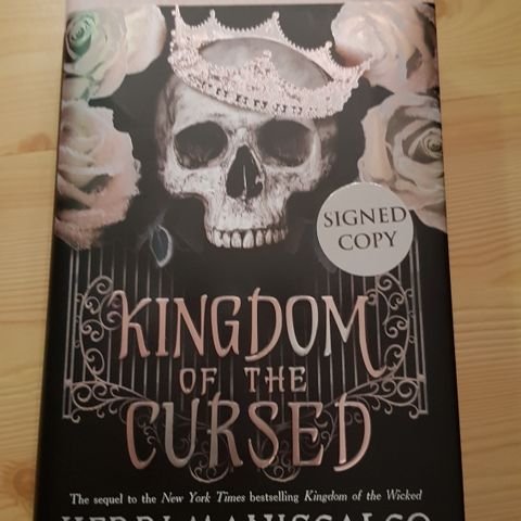 Bookish box Kingdom of the Cursed and wicked ekstra dustjacket, Signed