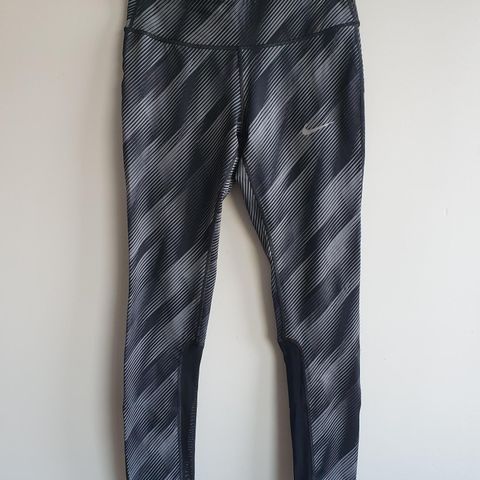 Nike trening tights str M - som ny!