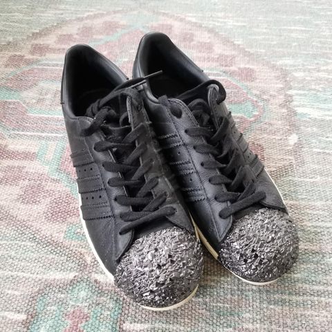 Adidas Superstar metal toe