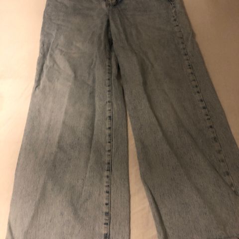 Gina Tricot jeans størrelse 40