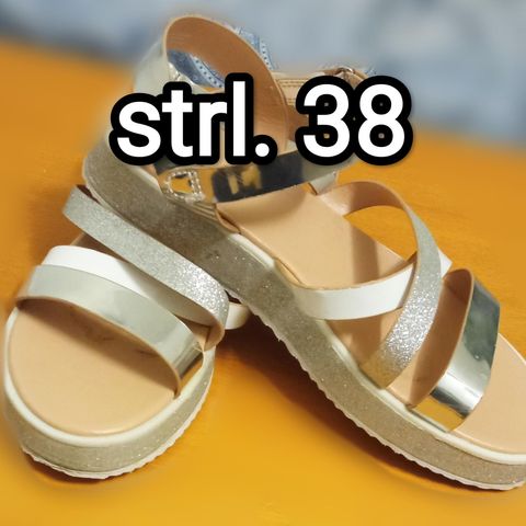 Brukt sandaler i strl. 38 for 180 kr