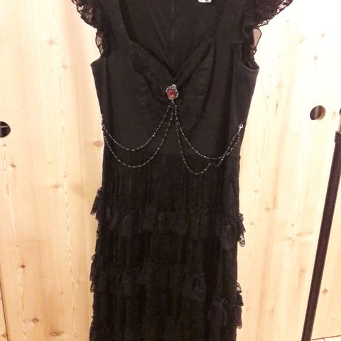 Gothic pen kjole