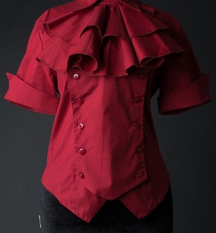 Rød gothic fin skjorte