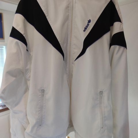 Adidas jakke størrelse XL