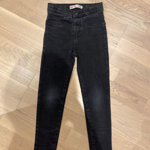 Levis jeggings str 6år