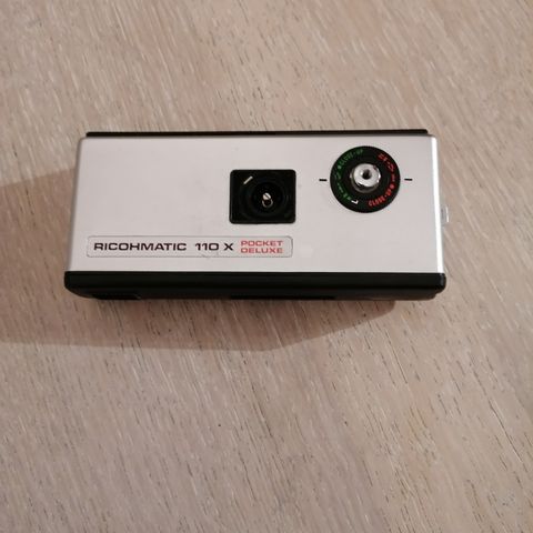 Ricohmatic camera
