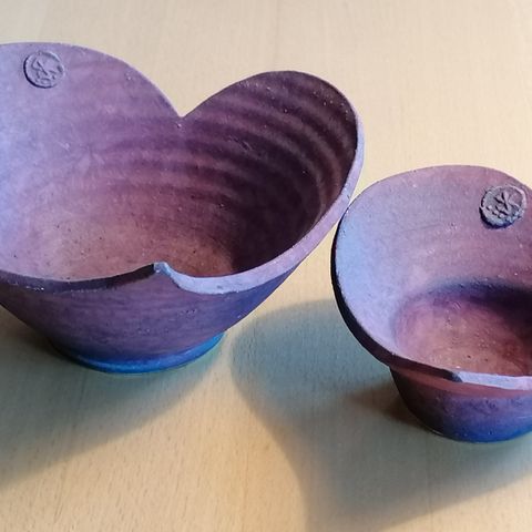 Hjerteformede skåler i keramikk
