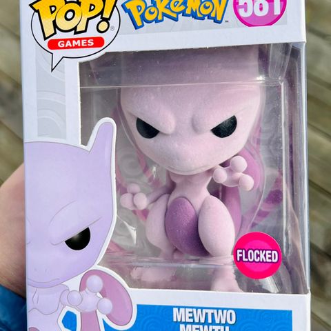 Funko Pop! Mewtwo (Flocked) | Pokémon | Pokemon (581)