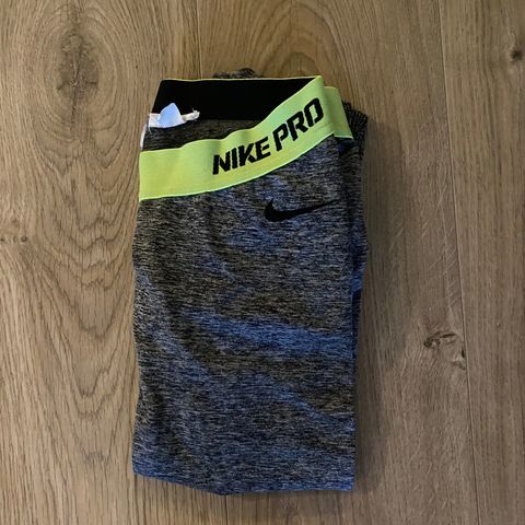 Nike dri-fit tights, brukt kun 2 ganger