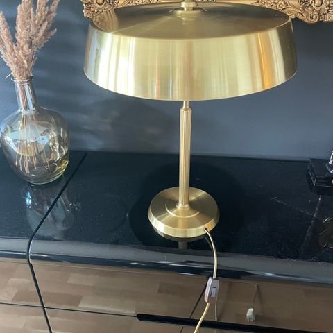 Vintage klassikker, Sønnico bordlampe  i messing