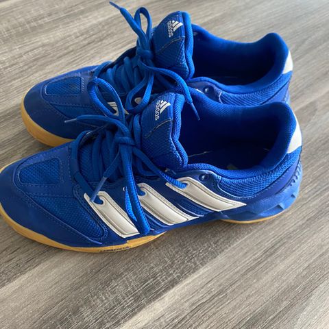 Adidas håndballsko Str 39.5