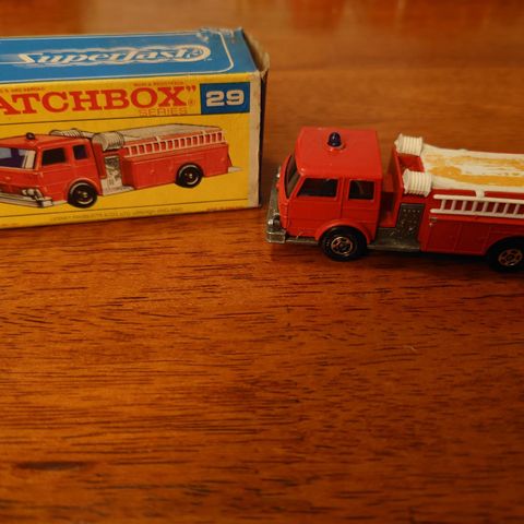 matchbox nr 29 Superfast  fire pumper truck original eske..
