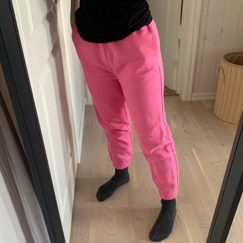 Blå og rosa joggebukse