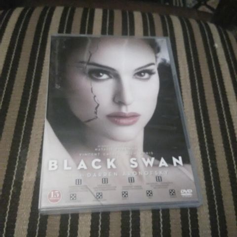 Black Swan.     Norsk tekst