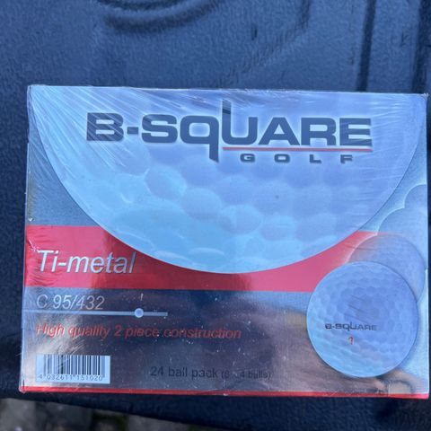 Pakker med Nye  B- Square Golfballer  selges rimelig