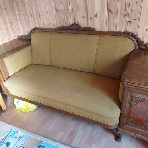 Eldre sofa og stol