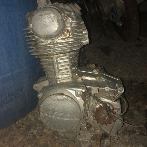 Honda CB100 Motor.