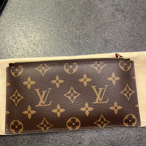 Luis Vuitton lommebok til selges!