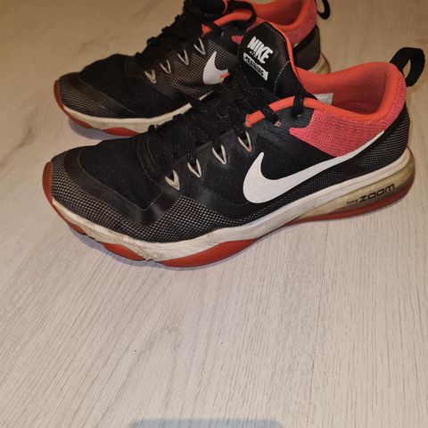 Nike løpesko str 38