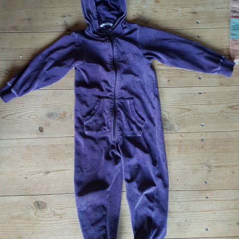 Lilla kosedress med hette str 110 (4-5 år)