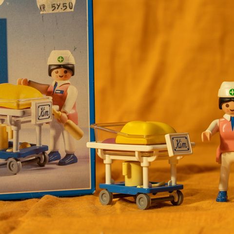 Playmobil 3979 - Hospital Nurse with Baby / fra 1997 (Nå 100% komplett!)