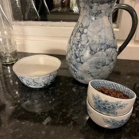 mugge og skål i keramikk fra H&M Home