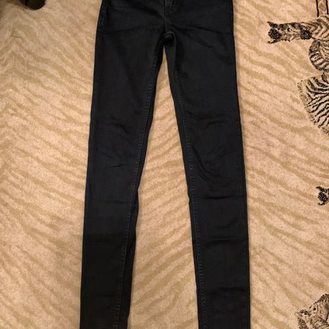 Ny jeans Levi Strauss & Co Super Skinny W25 L34 selges