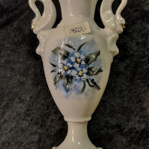 Liten flotte håndmalt porselens vase